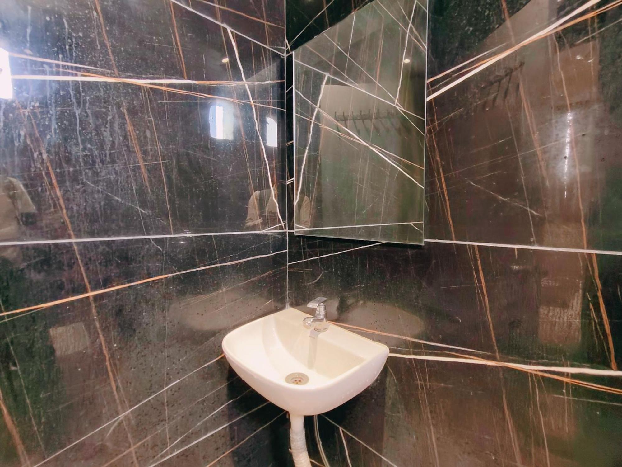 Hotel Pragati Inn Ahmednagar Buitenkant foto