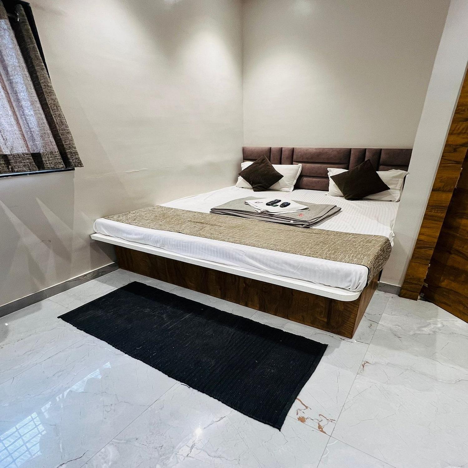 Hotel Pragati Inn Ahmednagar Buitenkant foto